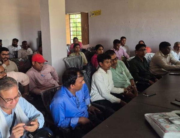 जनगणना 2027: केसठ में प्रथम चरण की स्व-गणना शुरू, 1 मई तक चलेगा अभियान