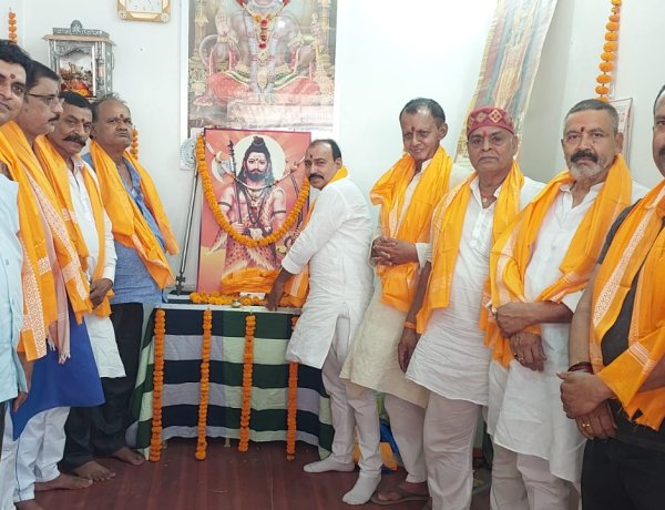डुमरांव में भगवान परशुराम जयंती पर मंदिर निर्माण व प्रतिमा स्थापना की उठी मांग