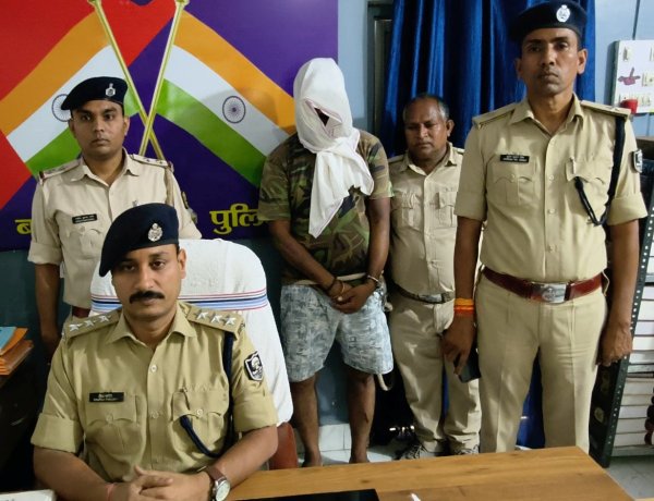 एक दर्जन मामलों का आरोपी करिया सिंह कट्टा-कारतूस संग दबोचा गया