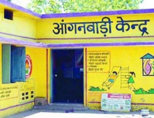 आंगनबाड़ी केंद्रों का एमओ ने किया निरीक्षण, व्यवस्था सुधार को दिया निर्देश