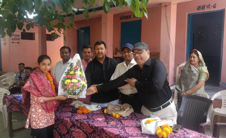 ग्रामीण बेटियों की उड़ान: सिमरन कुमारी ने रचा इतिहास, सम्मान समारोह में उमड़ा गर्व