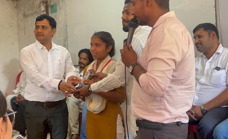 मेधावी छात्रों का सम्मान बना शिक्षा जागरूकता का संदेश, पुराना भोजपुर में दिखा प्रेरणा का उत्सव