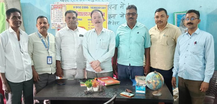 मध्य विद्यालय महादेवगंज के प्रधानाध्यापक बने मनोज कुमार, शिक्षकों में खुशी