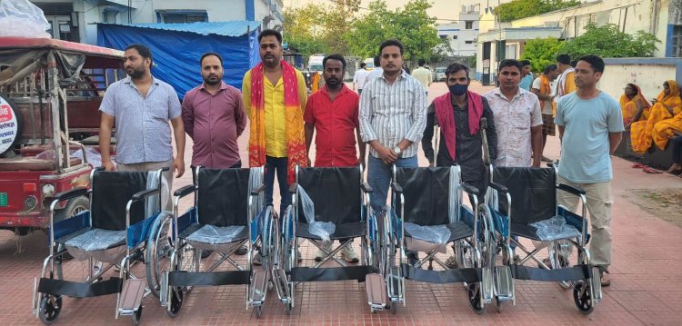 युवाशक्ति की पहल: सदर अस्पताल को मिली  पाँच व्हीलचेयर