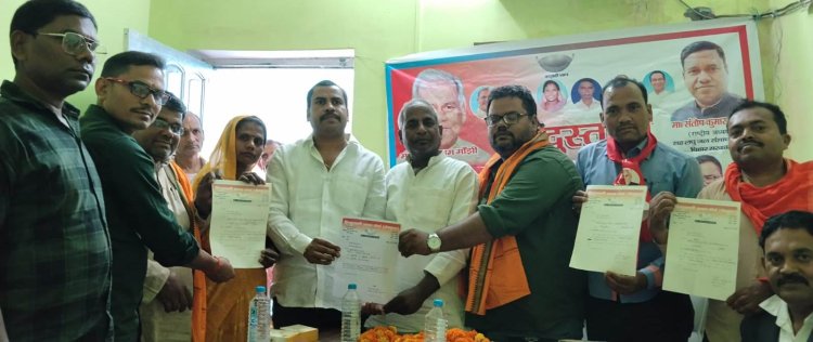 सदस्यता महाअभियान को सफल बनाने के संकल्प के साथ डुमरांव में आयोजित हुई हम की बैठक