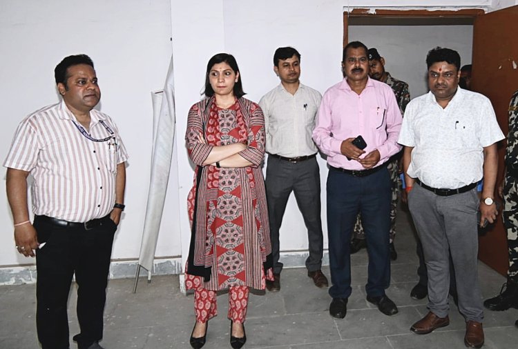 सहायक शिक्षा विकास पदाधिकारी परीक्षा शांतिपूर्ण संपन्न, डीएम ने केंद्रों का किया निरीक्षण