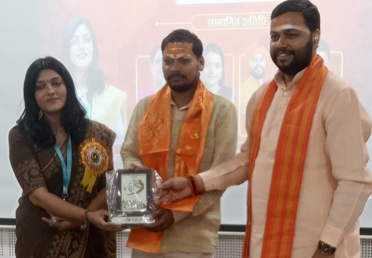 गंगा सफाई मुहिम को राष्ट्रीय मंच पर मिली पहचान, चौसा के भरत पांडेय सम्मानित