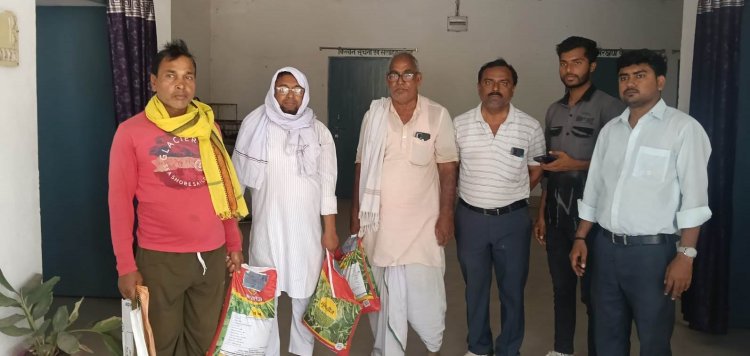 गरमा बीज वितरण के साथ चौसा में टिकाऊ खेती अभियान तेज, किसानों को हरी खाद अपनाने की सलाह