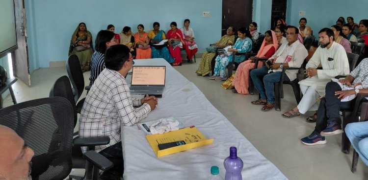 डुमरांव में जनगणना 2027 की तैयारी तेज, प्रगणकों को डिजिटल सर्वे का दिया जा रहा प्रशिक्षण