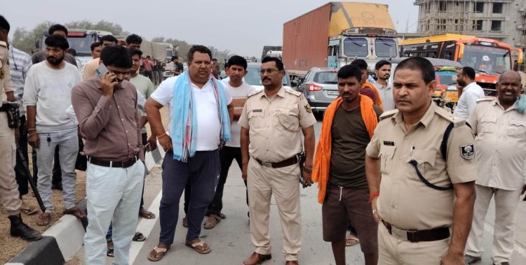 बहन की डोली से पहले उठी भाईयों अर्थियां: कार्ड बांटने निकले सगे भाइयों को ट्रक ने रौंदा