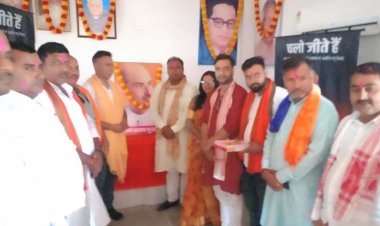 तीन राज्यों में भाजपा की प्रचंड जीत पर बक्सर में जश्न, कार्यकर्ताओं ने जताई खुशी