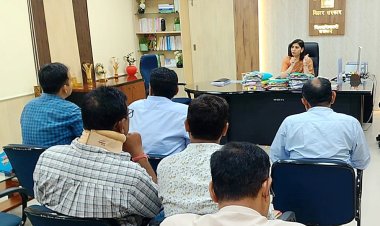 लंबित राजस्व मामलों पर डीएम सख्त, एक सप्ताह में निष्पादन का अल्टीमेटम