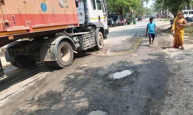 गंदे पानी ने बिगाड़ी मुख्य मार्ग की सूरत, अस्पताल जाने वाले मरीज भी हो रहे परेशान