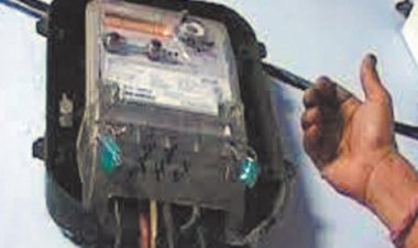 मीटर से छेड़छाड़ कर जल रही थी बिजली, विभाग की छापेमारी में तीन उपभोक्ता पकड़े गए