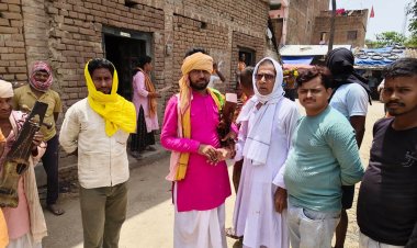 22 साल बाद लौटा ‘दीपक’, साधु वेश में घर पहुंचा तो गांव रह गया दंग