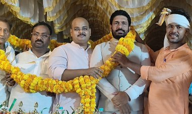 वैना की रात क्रिकेट के नाम, आरा 11 ने पनियारी टीम को 52 रन से हराकर बनी चैम्पियन