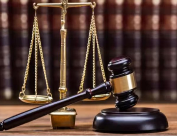 दलित महिला को दफ्तर से धक्के मारकर निकालने वाले जेई पर कोर्ट ने कसा शिकंजा