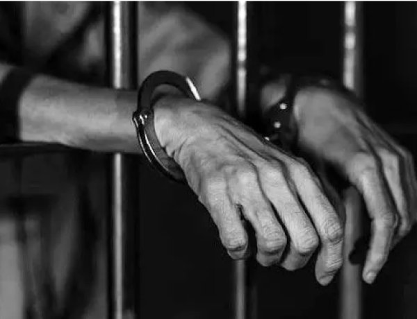 डुमरांव पुलिस ने दो अभियुक्तों को दबोचा, न्यायिक हिरासत में भेजा