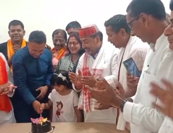 भाजपा कार्यकर्ताओं ने मनाया राष्ट्रीय अध्यक्ष नितिन नवीन का जन्मदिन