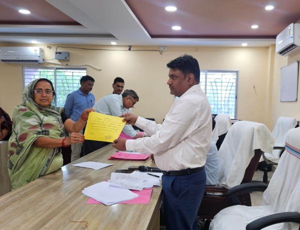 डुमरांव नगर परिषद में नई पीढ़ी का दबदबा, सशक्त स्थायी समिति चुनाव में बदले सियासी समीकरण