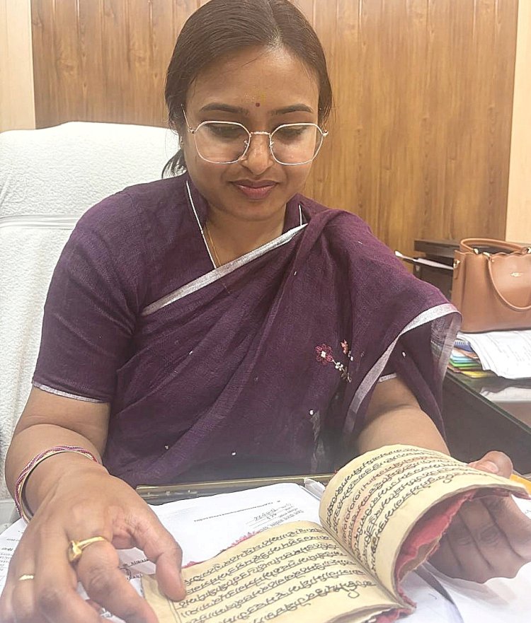 बक्सर में विरासत खोज की बड़ी कामयाबी, 75 वर्ष से अधिक पुरानी दुर्लभ पांडुलिपि मिली