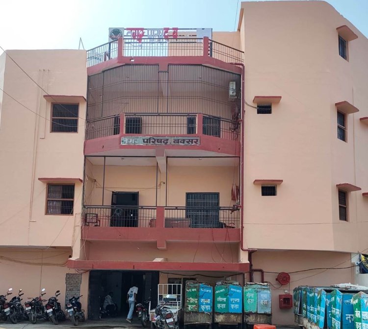 बक्सर में अवैध निर्माण पर प्रशासन का कड़ा शिकंजा, बिना नक्शा बने घर होंगे सील या ध्वस्त