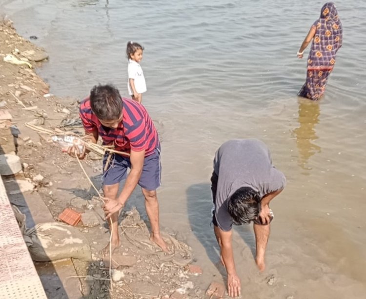 मातृ दिवस पर गंगा घाट से उठा स्वच्छता का संकल्प