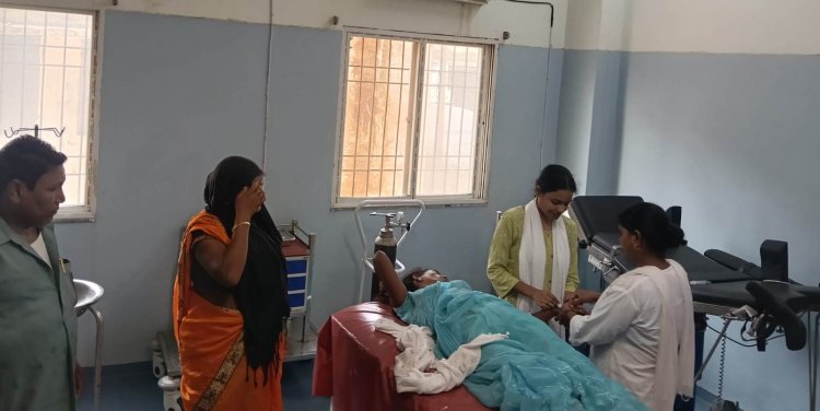 हेलमेट की अनदेखी पड़ी भारी, चौसा में दो सड़क हादसों में महिला समेत दो जख्मी