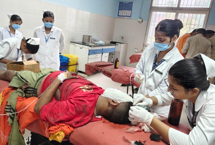 मचा कोहराम:  जनसाधारण एक्सप्रेस से गिरकर पिता-पुत्र की मौत, तीन की गई जान