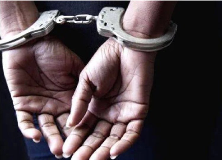 बाजार में घूम रहा था फरार आरोपी, संयुक्त कार्रवाई में पुलिस ने दबोचा