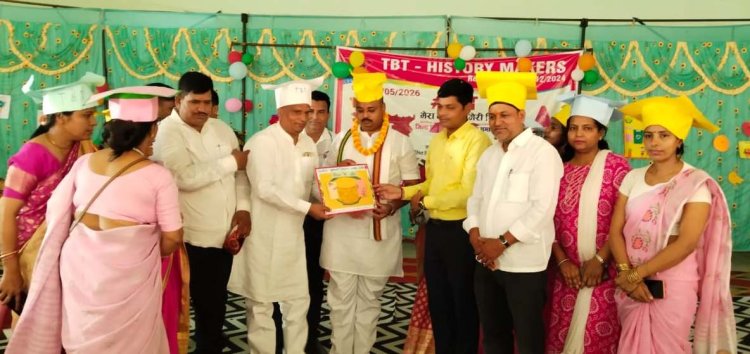 नवाचार के रंग में रंगा डुमरांव, 101 शिक्षकों का हुआ भव्य सम्मान