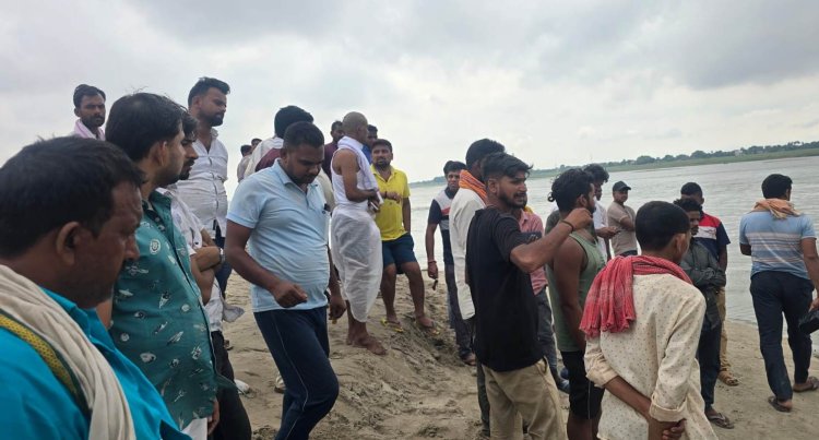 बक्सर के छोटकी सारिमपुर घाट पर दशकर्म में शामिल होने आया परिवार उजड़ा, एक किशोर की मौत, दूसरा लापता