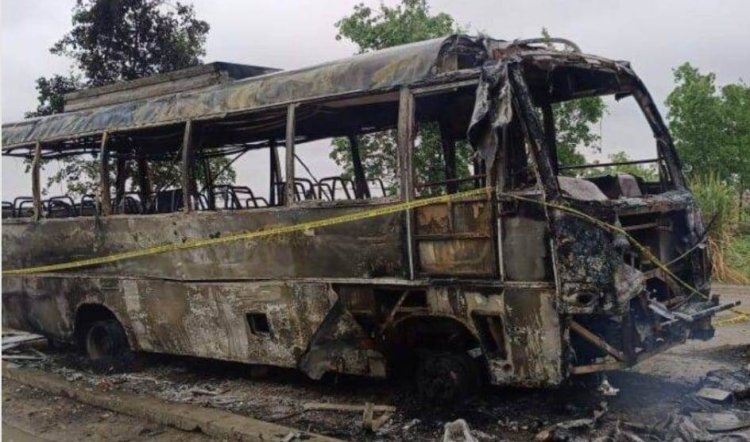 दो हफ्ते में दूसरी बस राख, कटरिया में आधी रात चली ‘आग की साजिश’