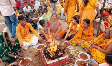 वैदिक मंत्रों की गूंज के बीच 9 कुंडीय गायत्री महायज्ञ का भव्य समापन