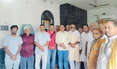 डुमरांव स्टेशन पर 14 जून को होगा विशाल धरना, रेल सुविधाओं और ट्रेनों के ठहराव को लेकर बनेगी रणनीति