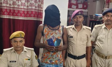 फरक्का एक्सप्रेस में जीआरपी की सतर्कता रंग लाई, संदिग्ध युवक से बरामद हुए दो चोरी के मोबाइल