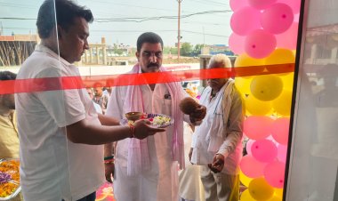 बक्सर में बढ़ा इलेक्ट्रिक वाहनों का बाजार, बाबा ग्रीनवे ईवी मोटर्स का हुआ शुभारंभ
