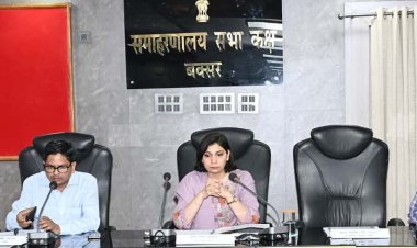 लापरवाही पर डीएम साहिला सख्त, अनुपस्थित अफसरों से मांगा जवाब