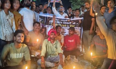 भरत तिवारी को न्याय दिलाने की मांग को लेकर कोरान सराय में निकला कैंडल मार्च