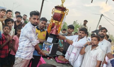 सरेंजा की बादशाहत, सिकरौल को हराकर प्रीमियर लीग ट्रॉफी पर जमाया कब्जा