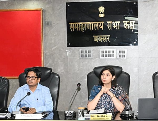 जनगणना 2027 की तैयारियों की डीएम ने की समीक्षा, लंबित कार्य जल्द पूरा करने का निर्देश