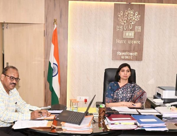 जन शिकायतों के त्वरित निपटारे पर डीएम का जोर