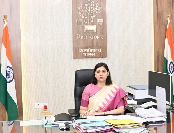 बक्सर में मॉडल स्कूलों के सफल संचालन को लेकर डीपीएमयू की समीक्षा बैठक