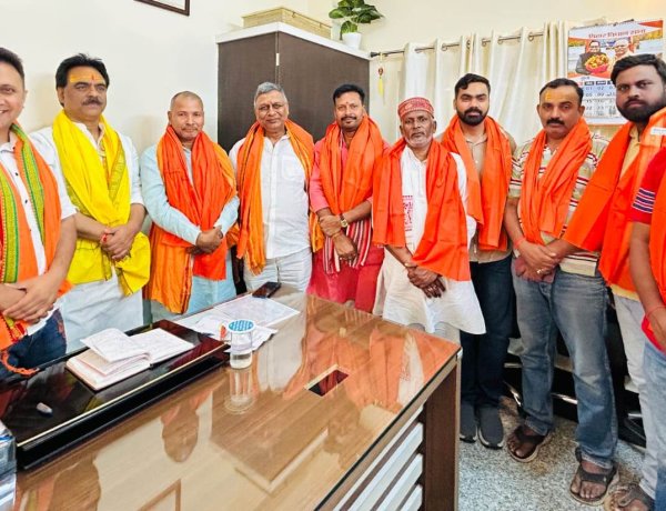 जनसुनवाई में उमड़ी जनता, विधायक आनंद मिश्र ने सुनीं समस्याएं