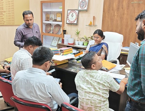 स्वच्छता पर्यवेक्षक चयन विवाद की डीडीसी ने की सुनवाई, मांगा स्पष्टीकरण