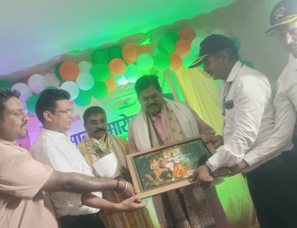 शिक्षा मंत्री ने किया नीट कोचिंग संस्थान का उद्घाटन, रक्तवीरों और मेधावी छात्रों का हुआ सम्मान