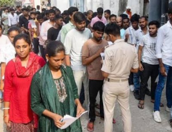 बक्सर में सिपाही भर्ती परीक्षा शांतिपूर्ण संपन्न, 5472 अभ्यर्थियों में 2496 ने दी परीक्षा