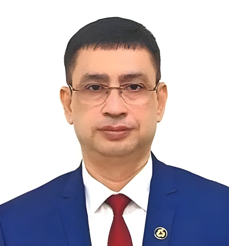 लैंप पोस्ट की रोशनी से बैंकिंग जगत के शीर्ष पद तक, चौगाईं के ब्रजेश ने लिखी सफलता की मिसाल