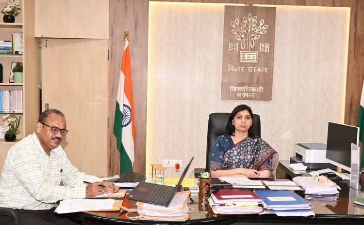 जन शिकायतों के त्वरित निपटारे पर डीएम का जोर