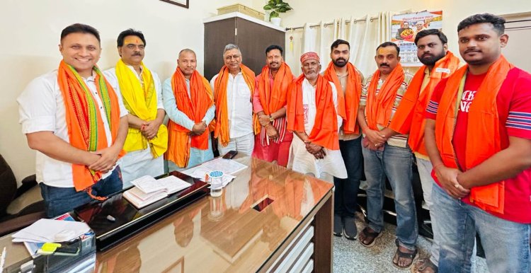 जनसुनवाई में उमड़ी जनता, विधायक आनंद मिश्र ने सुनीं समस्याएं